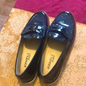 Vaneli sport shoes